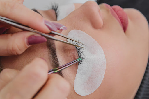 Remove eyelash extensions at home tricks